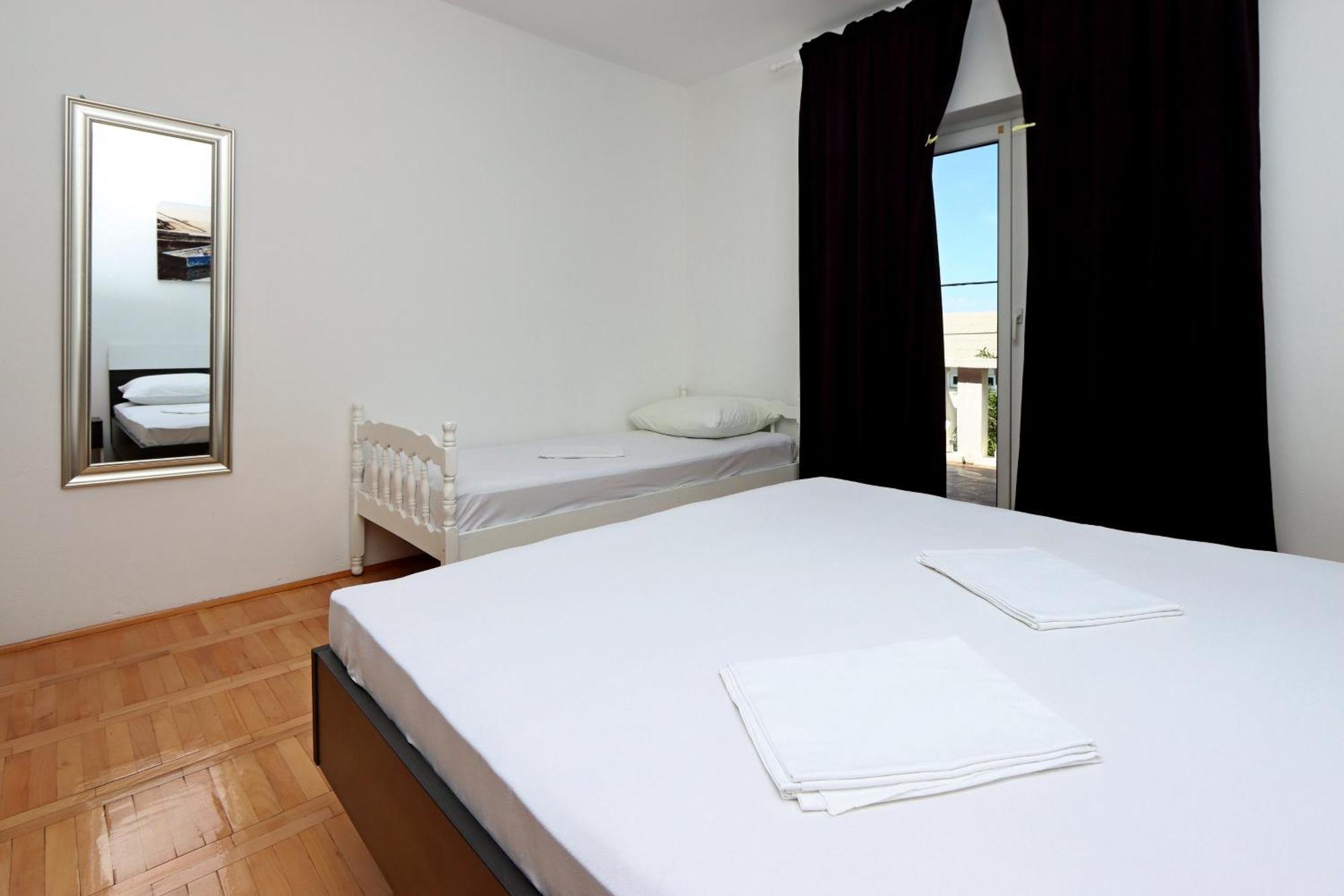 Apartments With A Parking Space Senj - 5571 Chambre photo